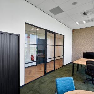 De Rooij SB Afbouw metal stud wand transparant